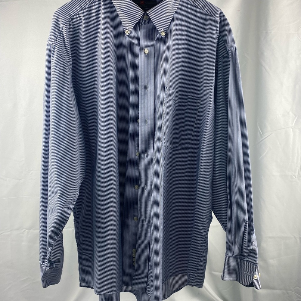 Very nice mens dress shirt!